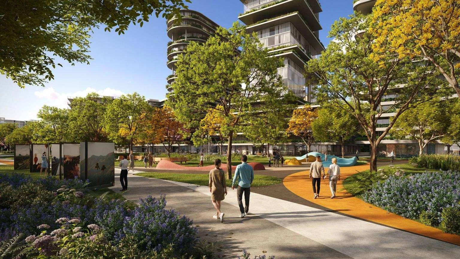 Praça com comércio e pessoas caminhando